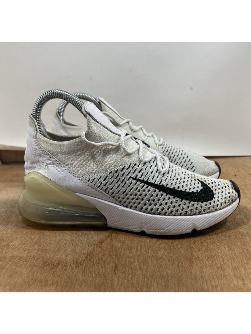 Nike Air  Max 270 Flyknit White Black Women Size 6 Shoes AH6803-100 Sneakers